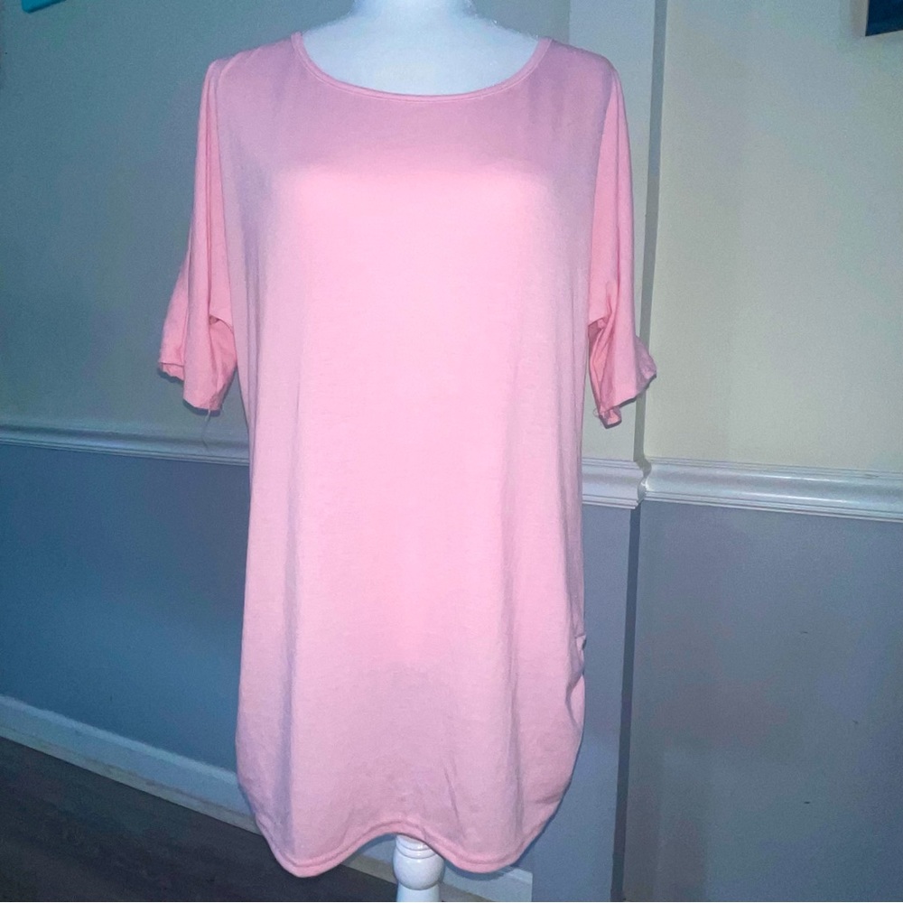 🟢 NWOT Pink top 🟢